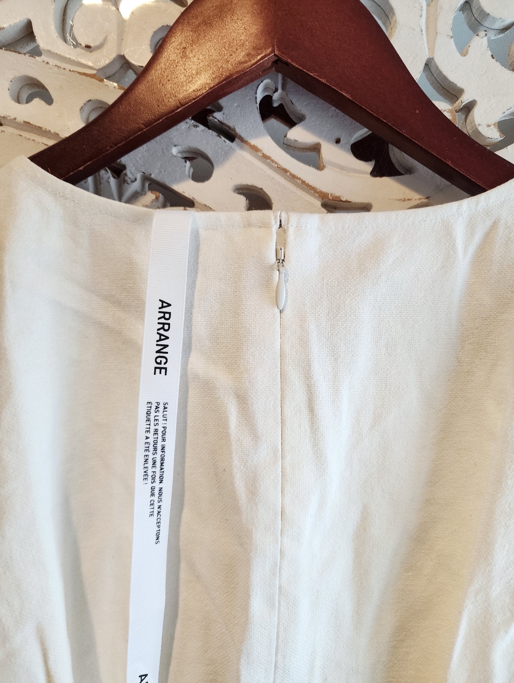 ARRANGE WHITE CURVE PLEATED CINCHED WAIST TEE UNDONE HEM NWT SIZE 14 - Picture 10 of 16
